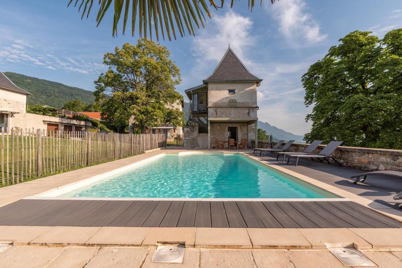 Les Tours Carrees Bed and Breakfast La Motte-Servolex Εξωτερικό φωτογραφία